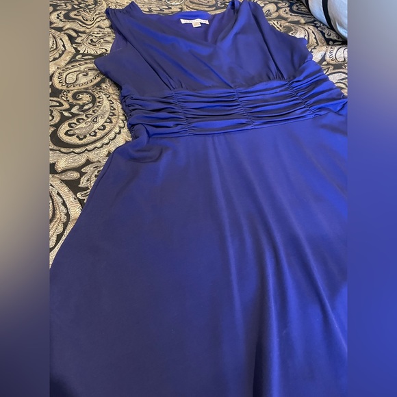 Lovely purple Dress size 14P, Flattering neckline, Stretchy fabric. - Picture 1 of 7